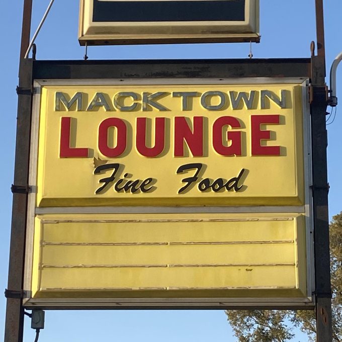 Macktown Lounge