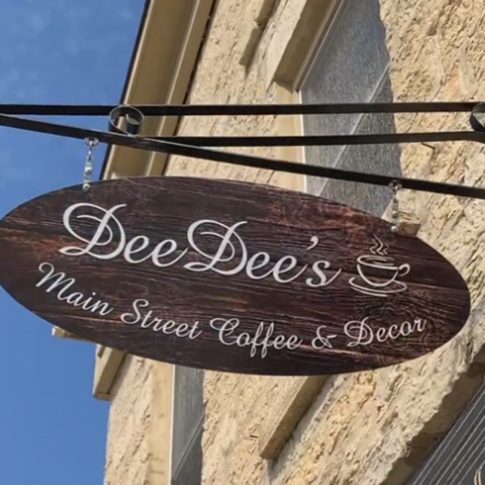 DeeDee’s Main Street Coffee & Decor