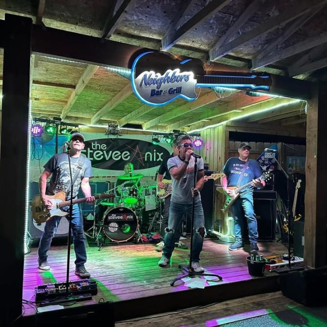 Stevee Nix @ Neighbors Bar & Grill