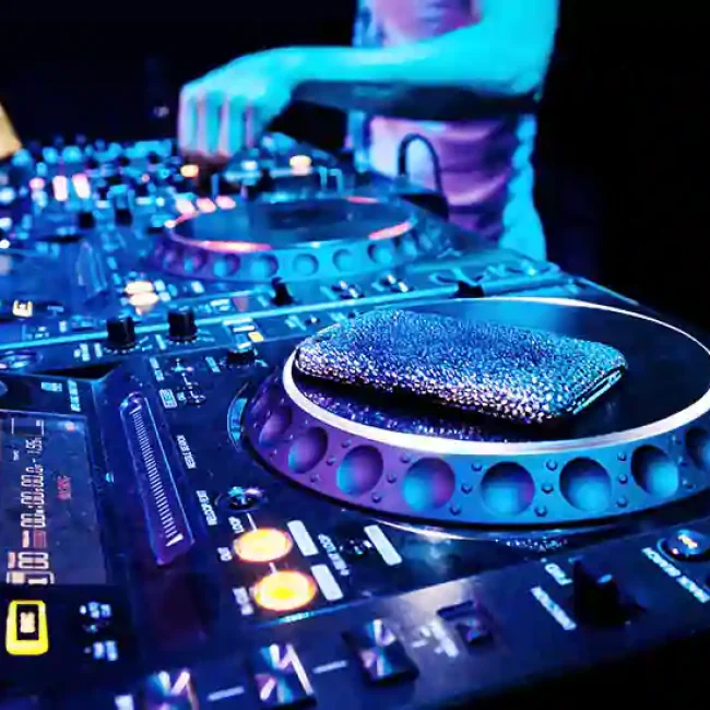 DJ – Flashback Fridays Dusty Boots Saloon